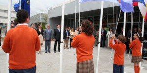 El alcalde de Las Rozas, Bonifacio de Santiago, junto a la consejera de Educación, Lucía Figar, inauguraron el nuevo colegio concertado Gredos San Diego. 14.06.2010